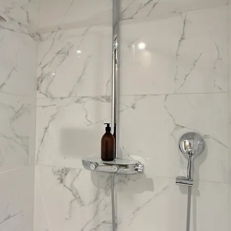 1bd Near Eiffel Tower With Ac, Balcony, Lift